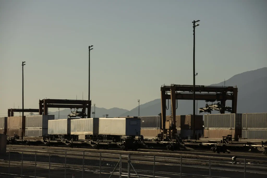 How to Choose the Right Intermodal Container Option