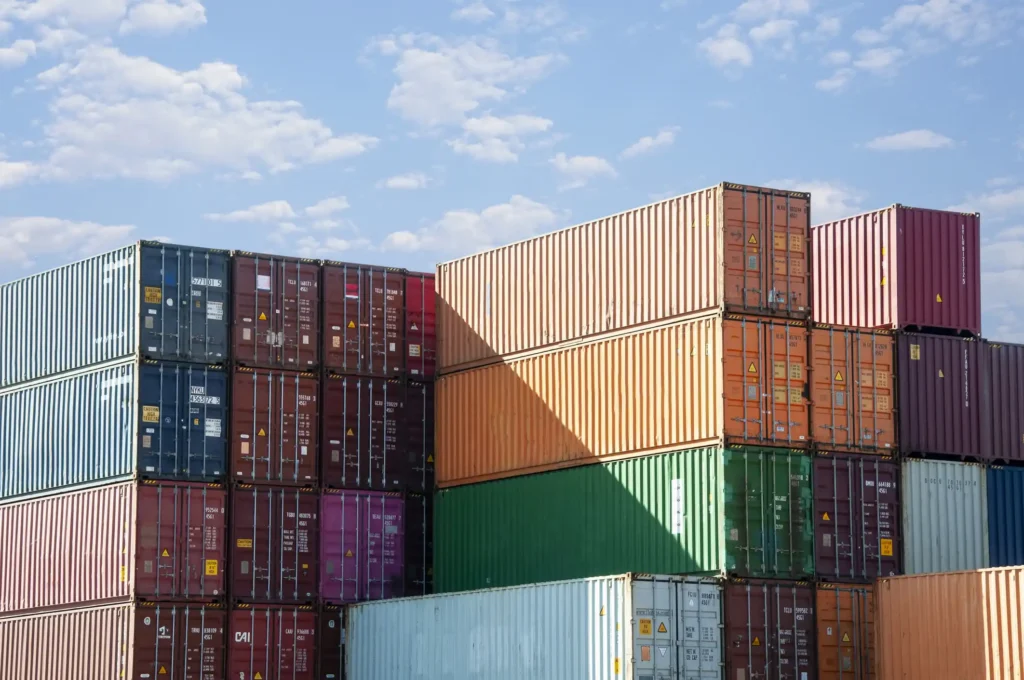 How to Fix Single-Source Risk Without Blowing Your Freight Budget in 2026